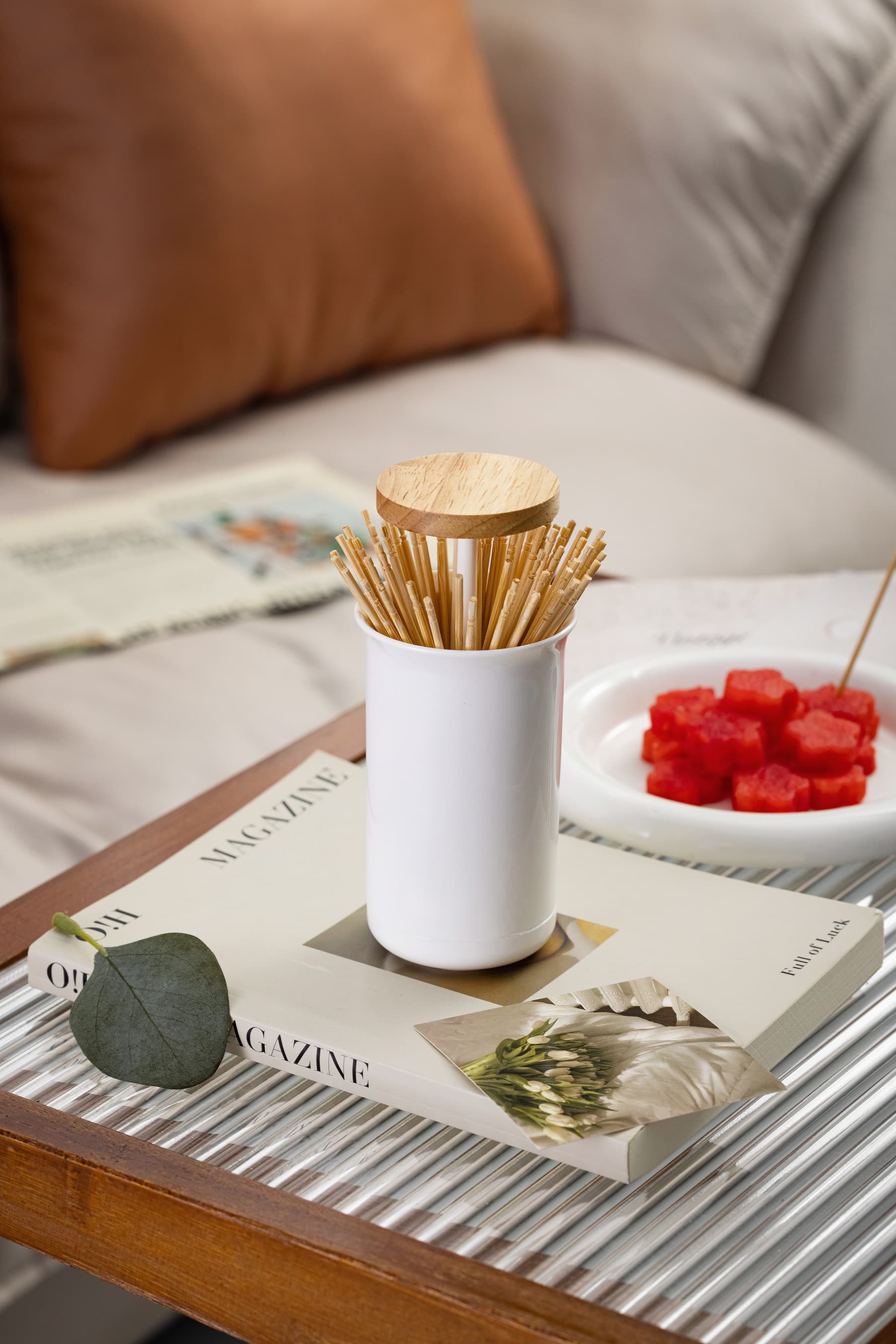 Toothpick holder
